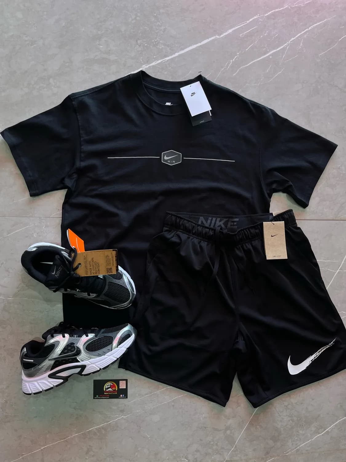 Kit Nike: camiseta e short preto